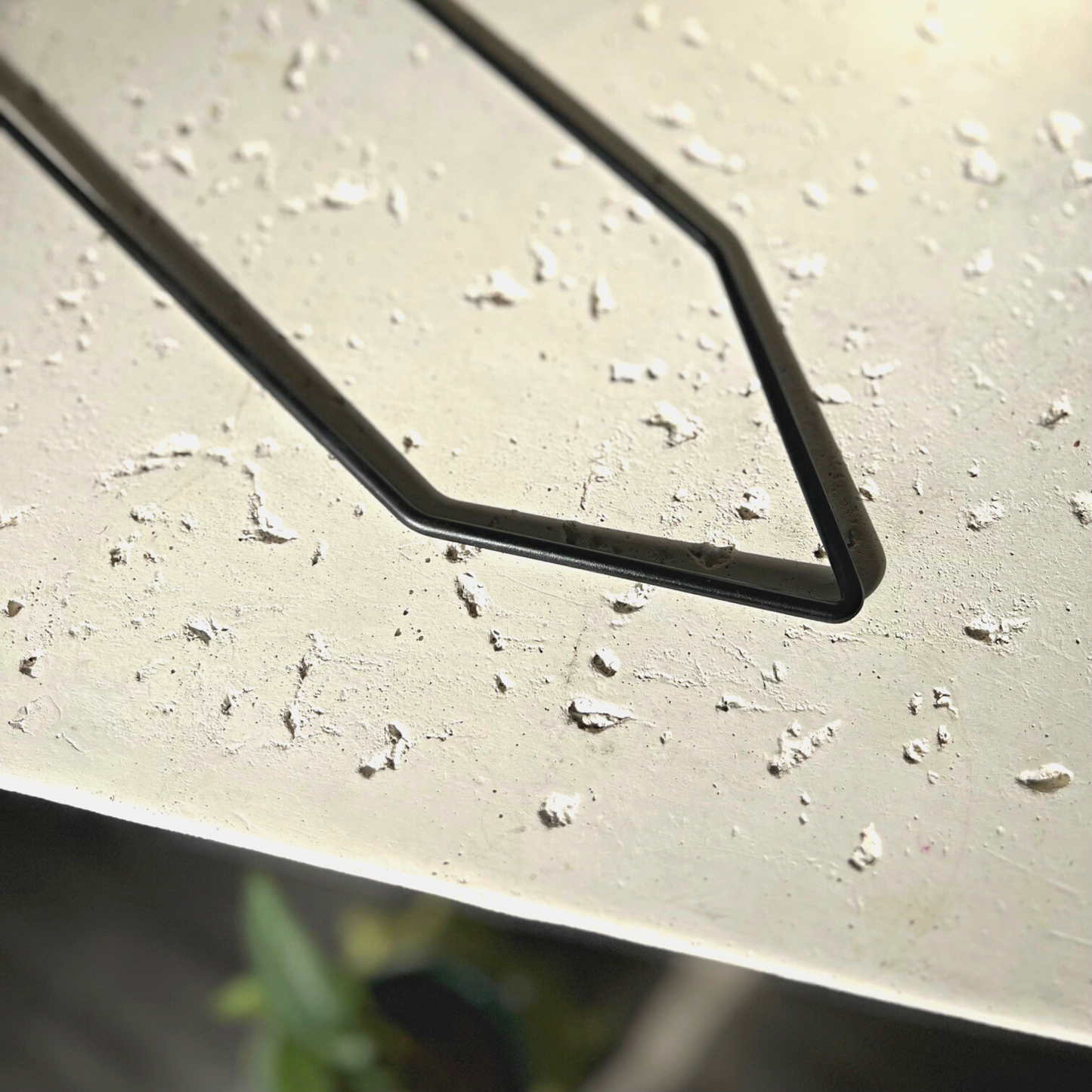 The Khean Arrow Trellis from Birdy's Plants, a sleek black metal trellis, offers versatile support for climbing plants indoors. This metal trellis for house plants enhances your indoor garden or outdoor space with its elegant design and functionality.